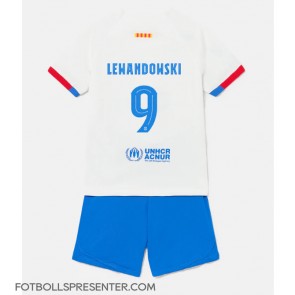Barcelona Robert Lewandowski #9 Bortatröja Barn 2023-24 Kortärmad (+ korta byxor)